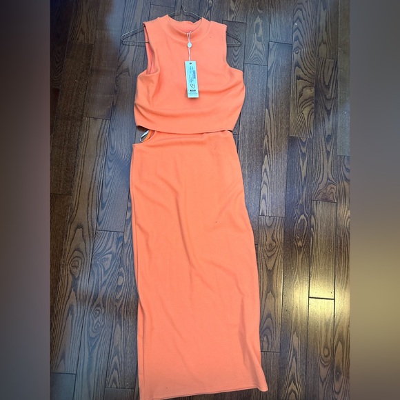 MINKPINK Dresses & Skirts - MINKPINK Vibrant Orange Knit Dress